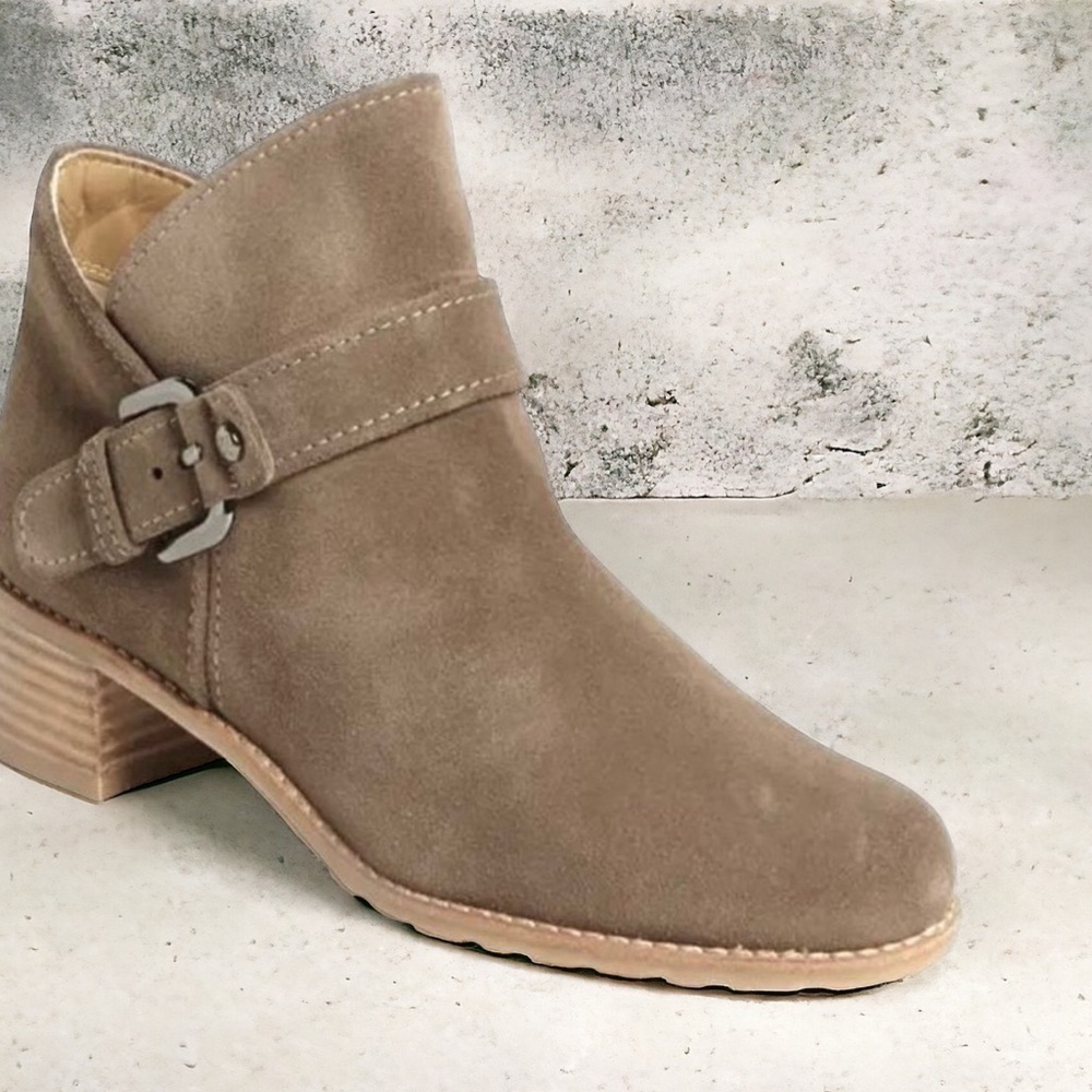 STUART Weitzman Dude Taupe Suede Ankle Boots w/ Buckle Size 7.5